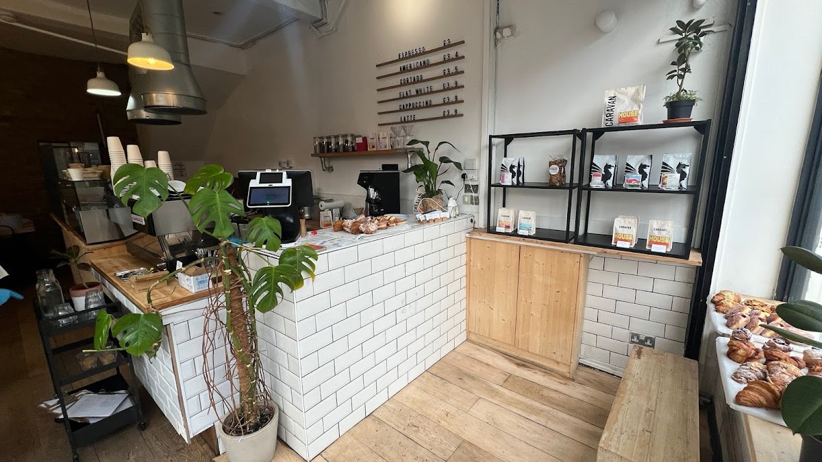 221 COFFEE x Miki | Specialty Coffee & Brunch — Holloway