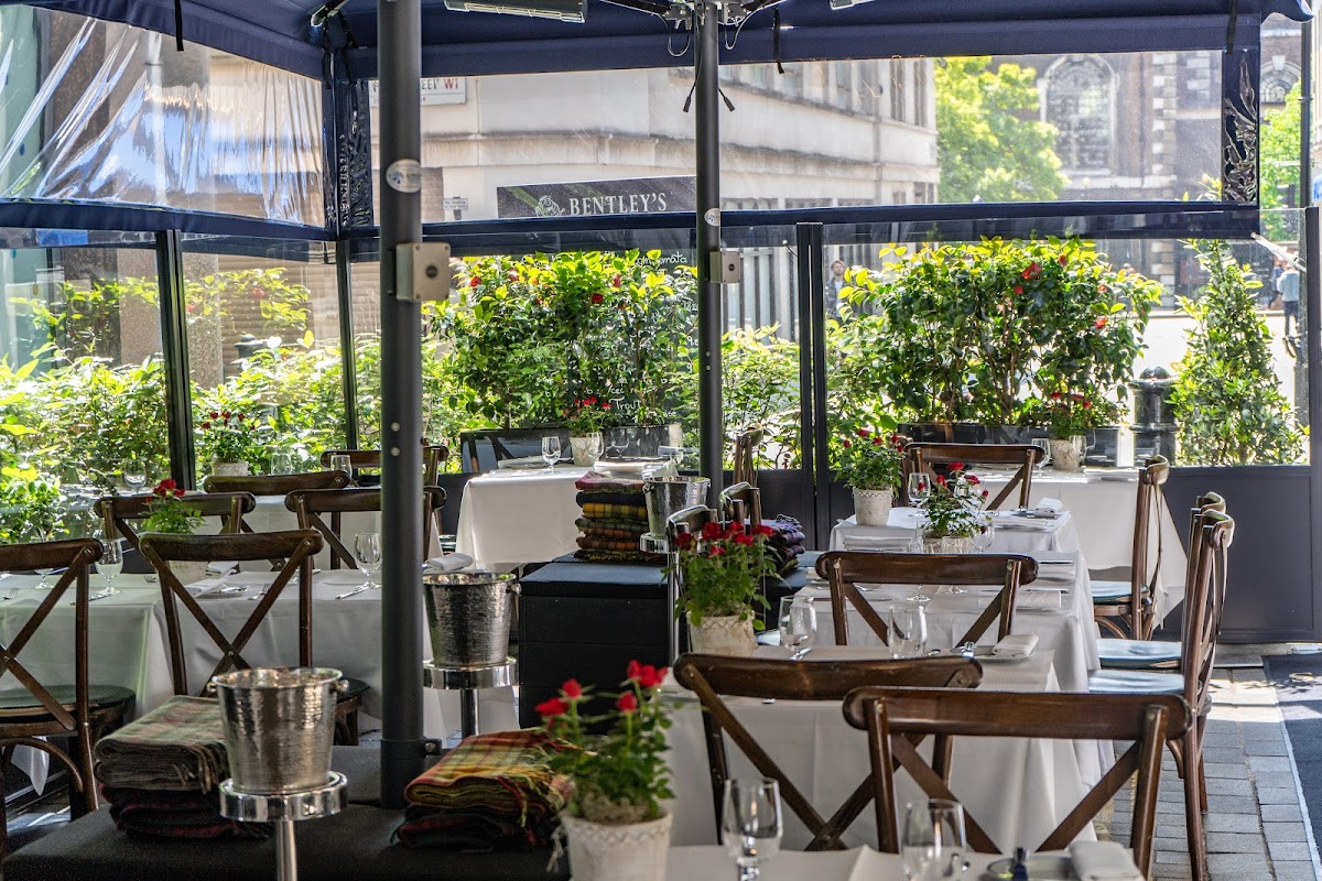 Bentley's Oyster Bar & Grill โ Soho