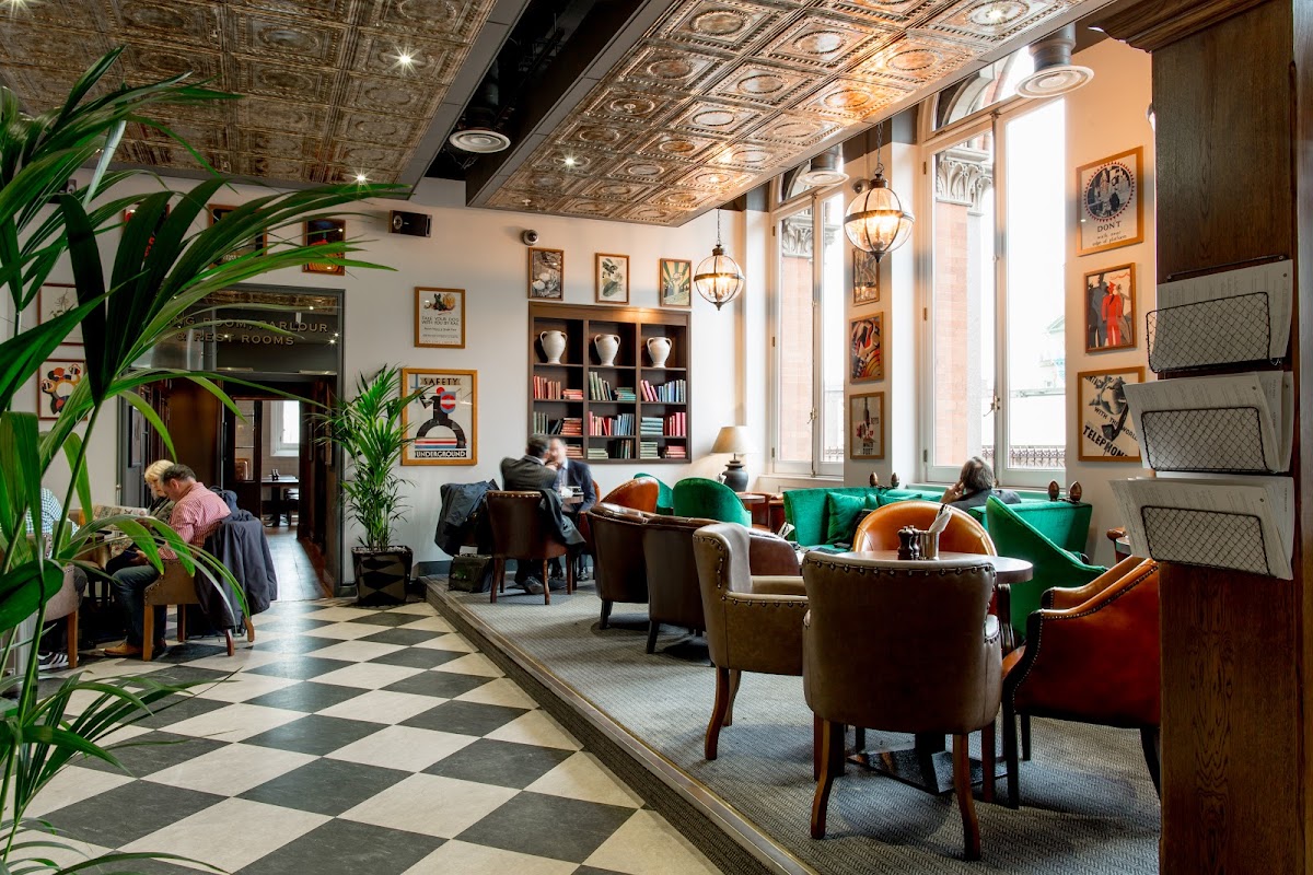 Betjeman Arms — Islington