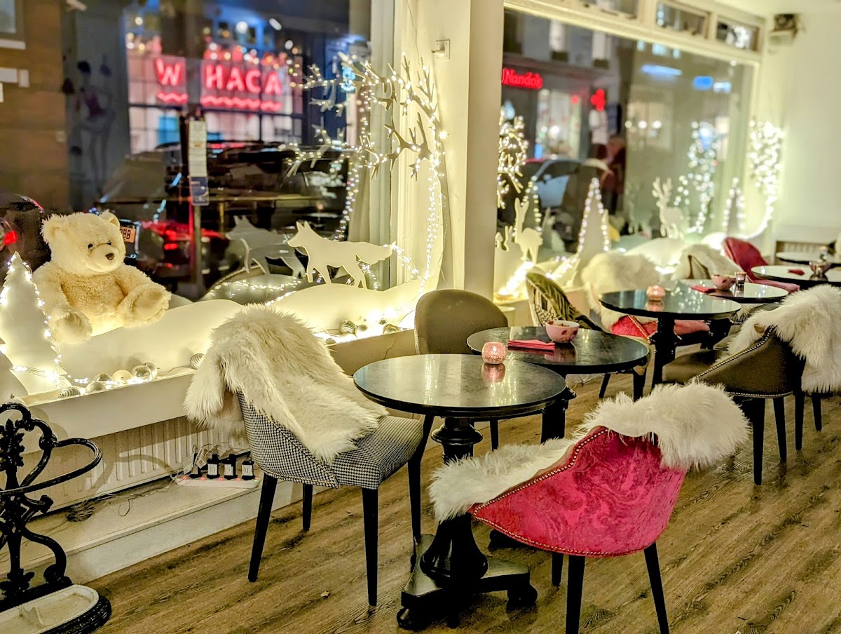 Brigit's Bakery & Afternoon Tea Bus Tours — Covent Garden