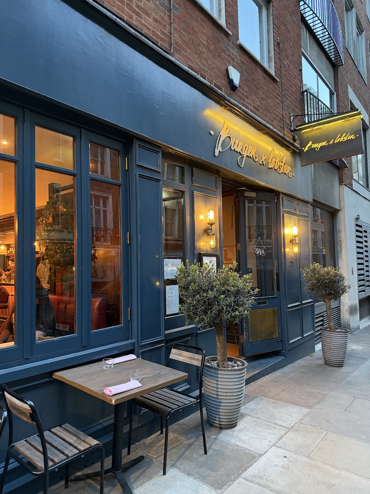 Burger & Lobster Mayfair — photo 2