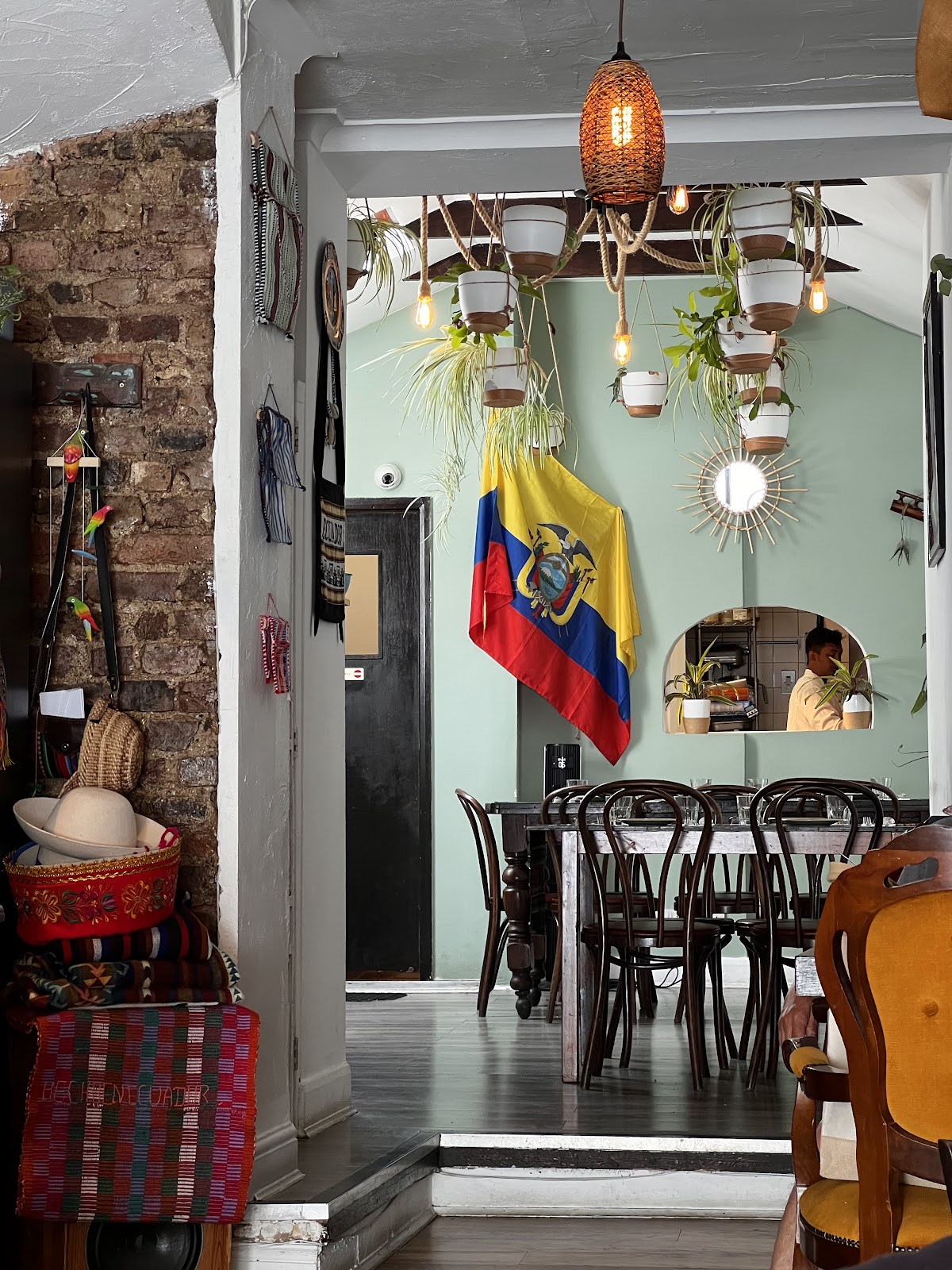El Inca Plebeyo Restaurant — Islington