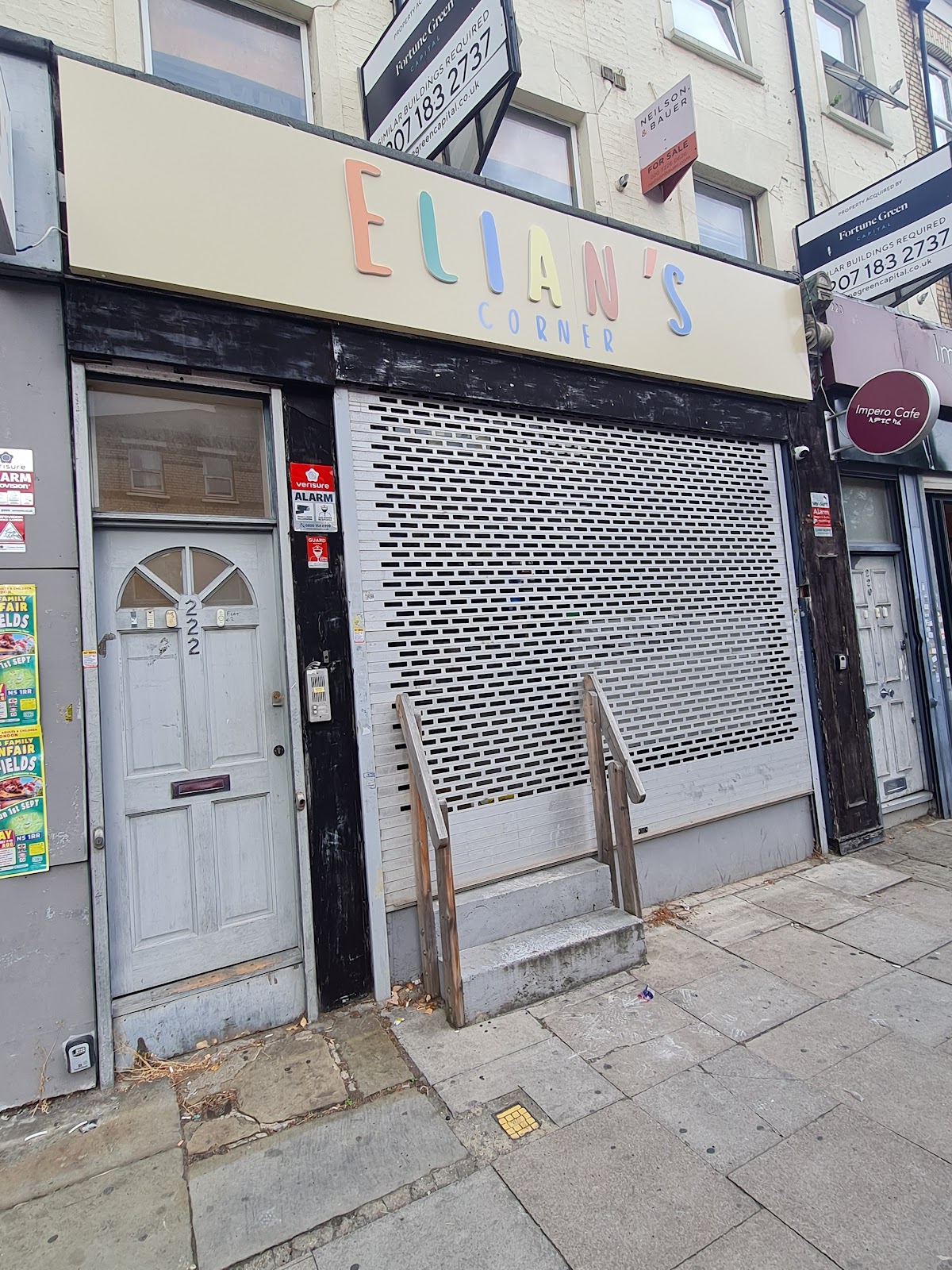 Elian's Corner — Holloway