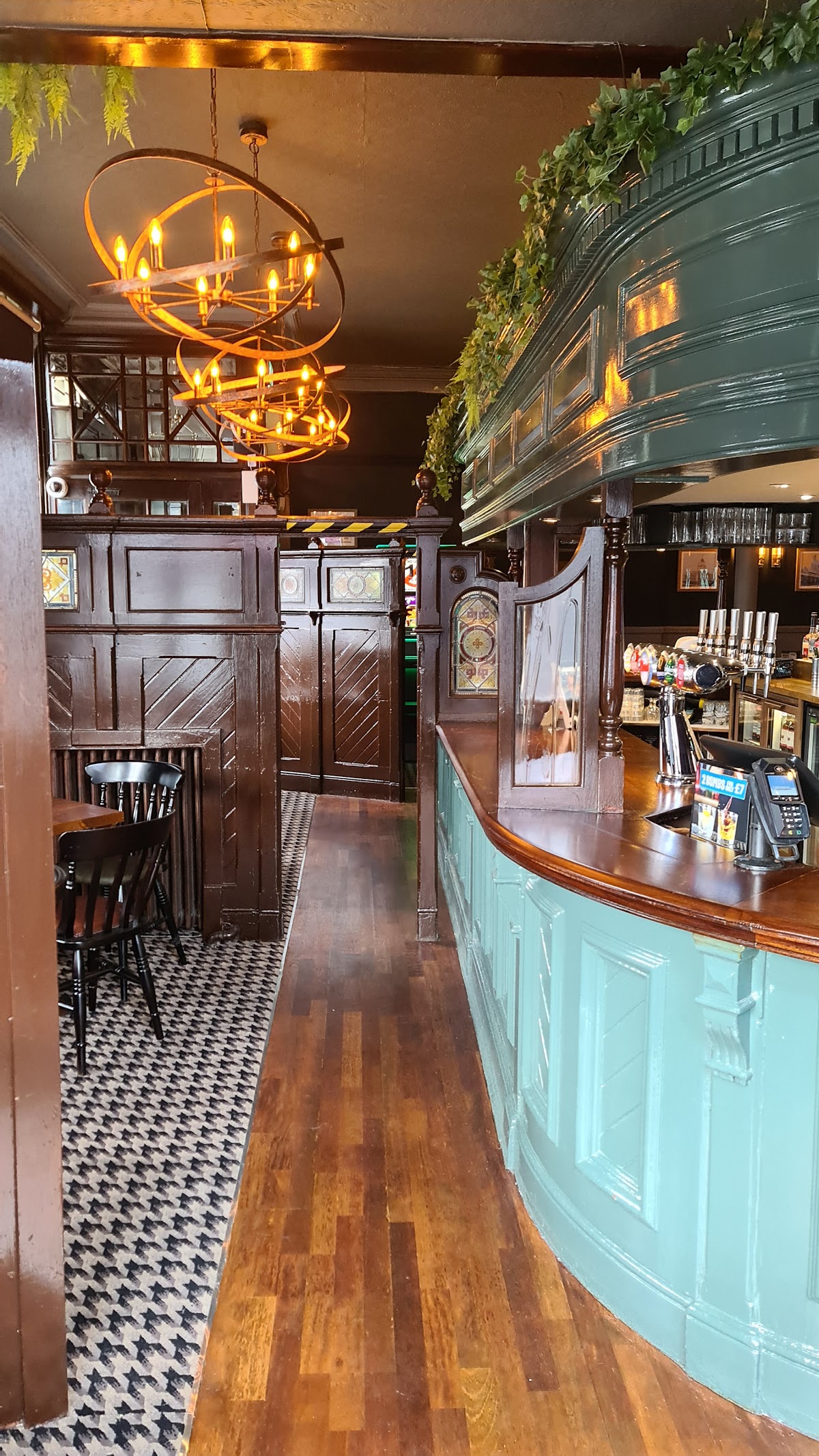 Enkel Arms — Holloway