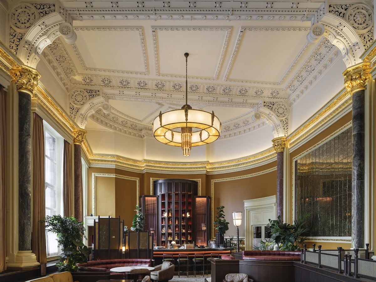 Hawksmoor St Pancras & Martini Bar — Camden