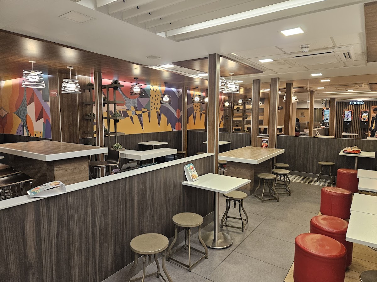 Jollibee Earl's Court — Earls Court