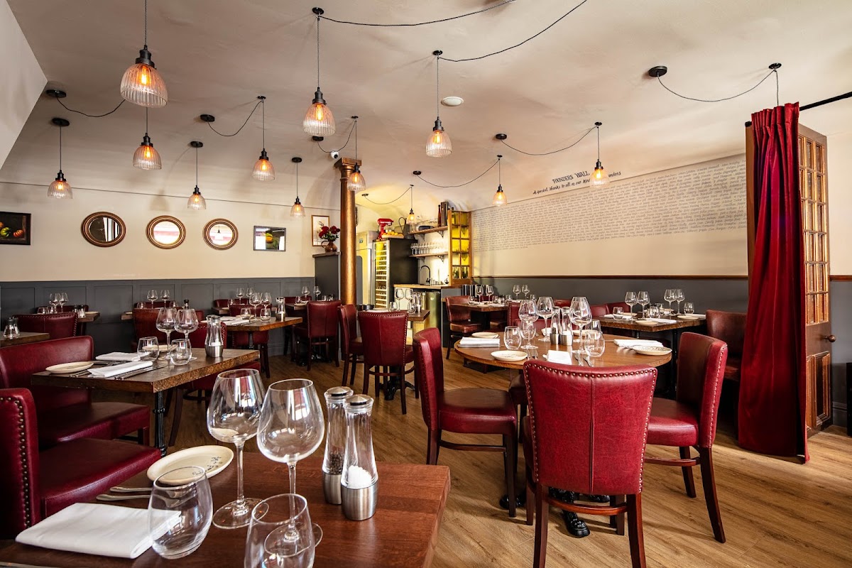 Les 2 Garçons — Crouch End