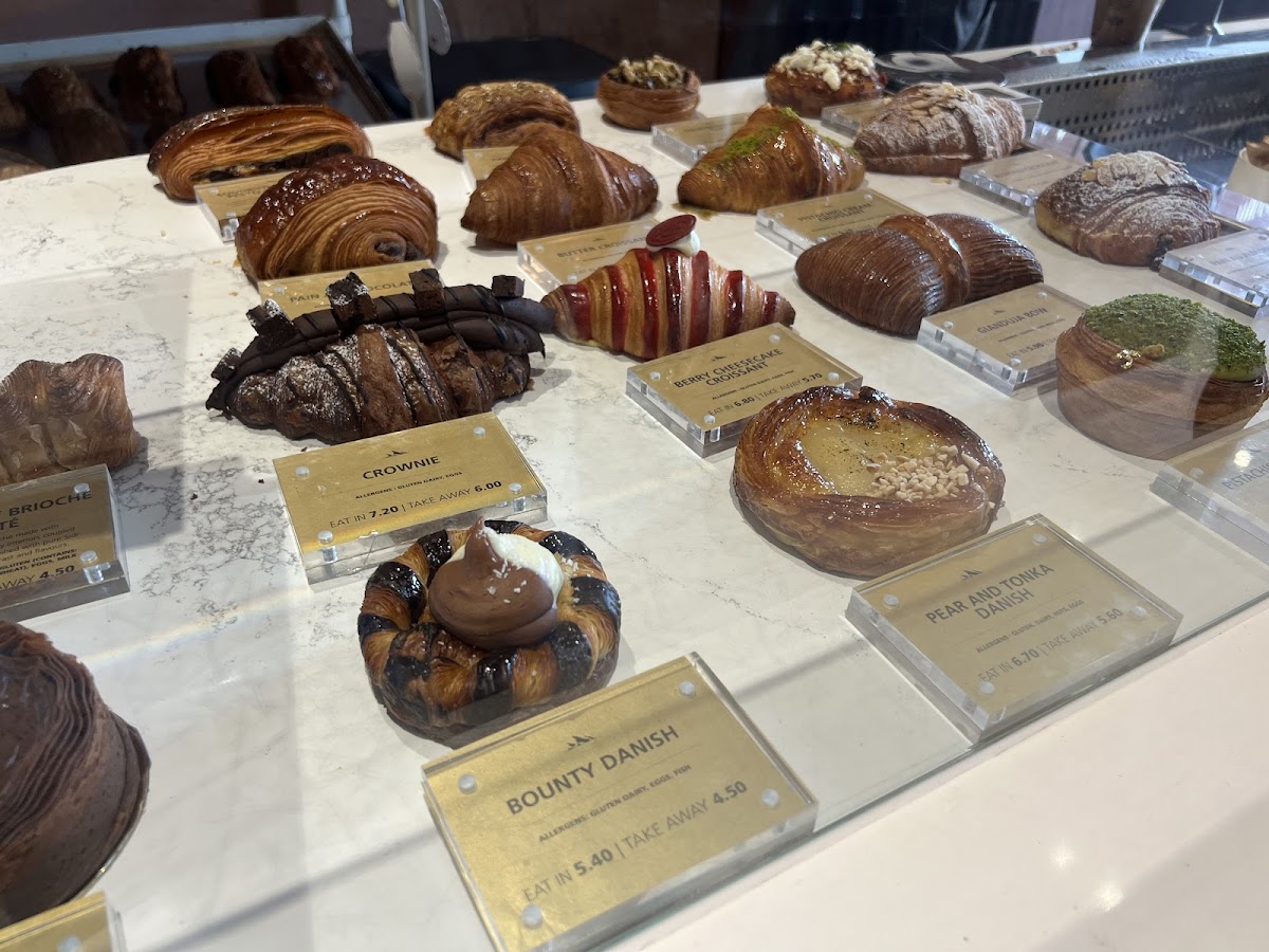 Qima Café and Pâtisserie - Fitzrovia — photo 2