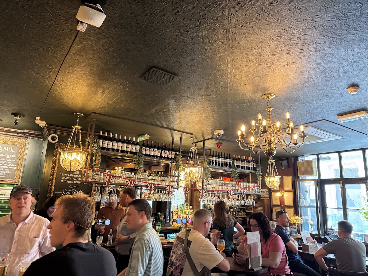 Rose & Crown Mayfair — photo 2