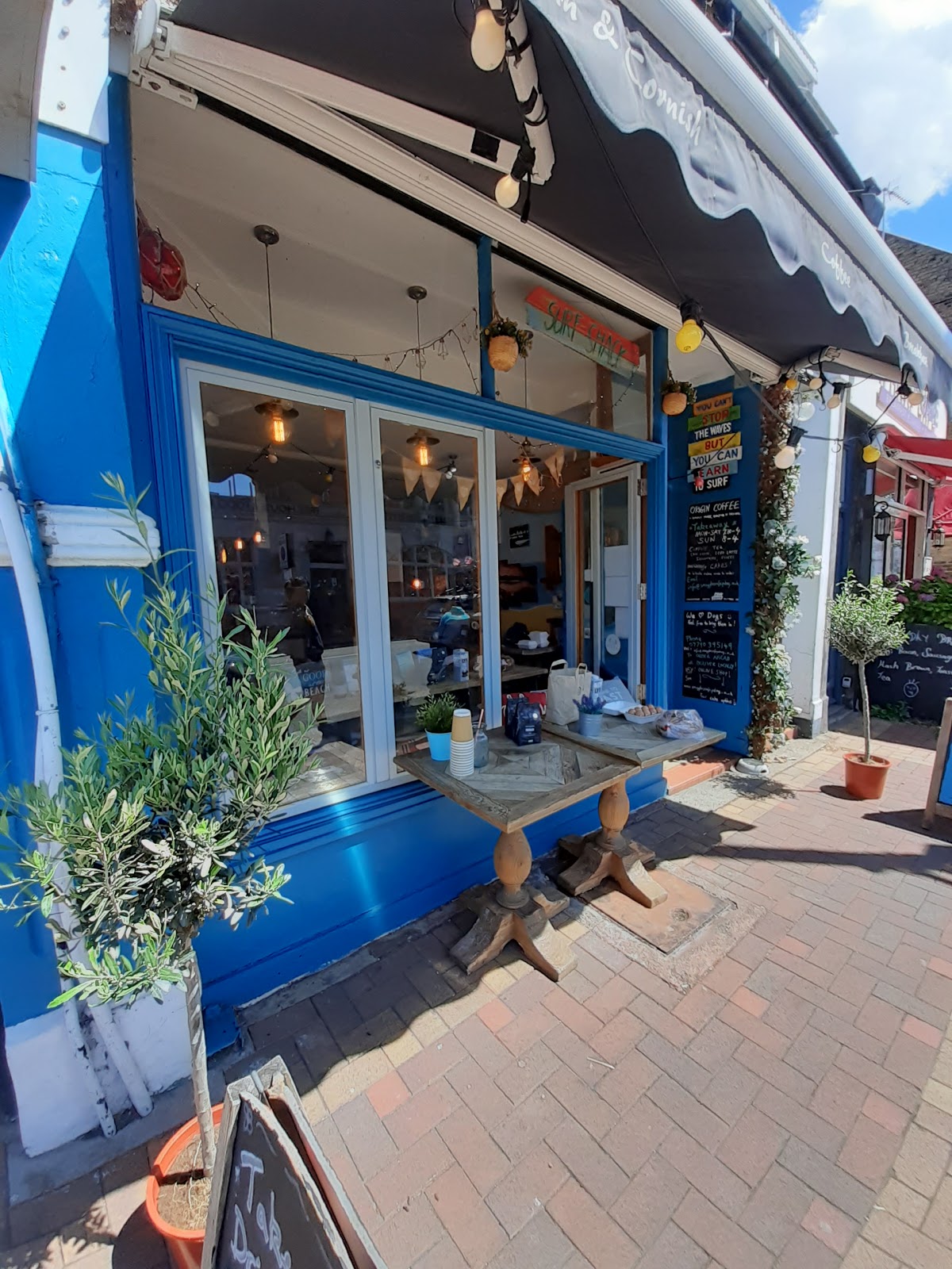 Smugglers Cafe — Putney