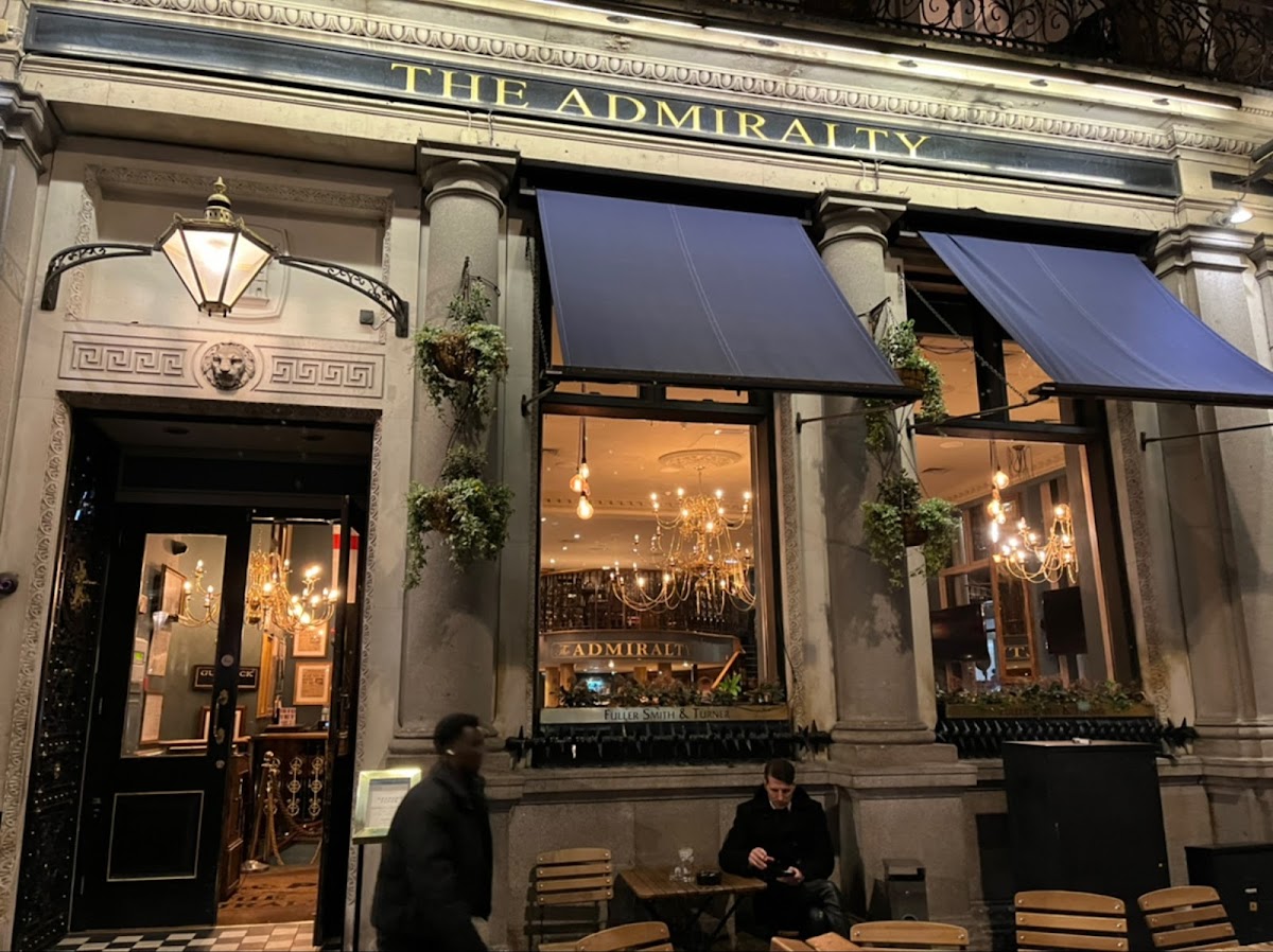 The Admiralty, Trafalgar Square — Covent Garden