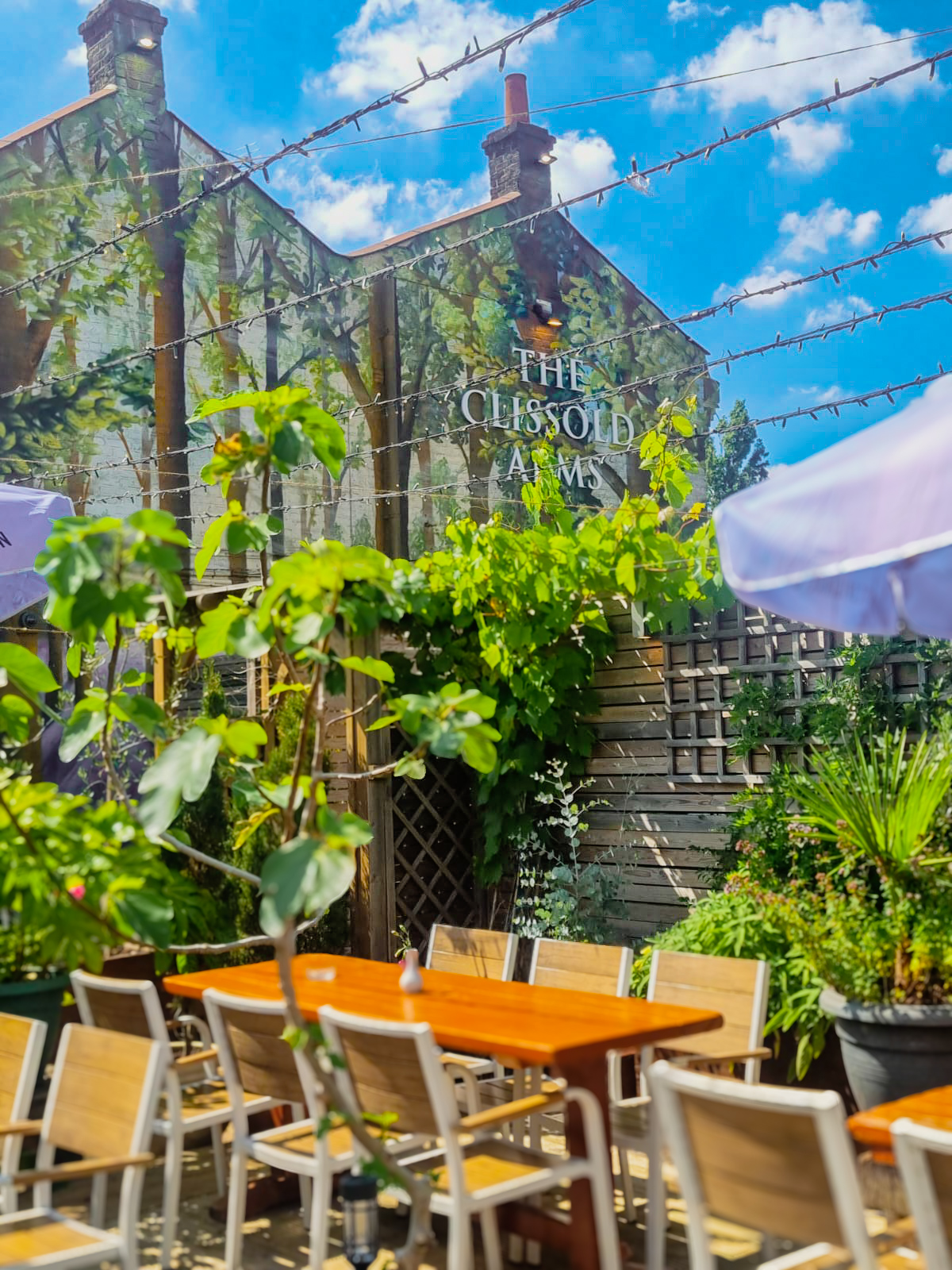 The Clissold Arms — East Finchley
