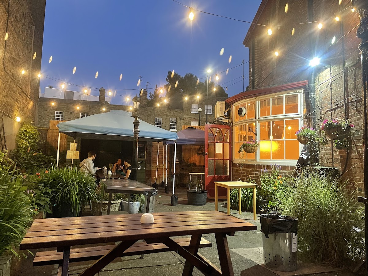 The King's Arms — Kennington