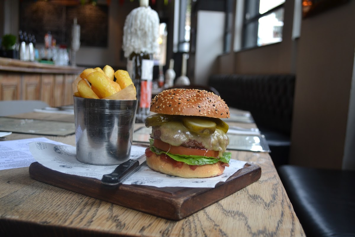 The Stag | Pub in Belsize Park, Hampstead London — photo 2