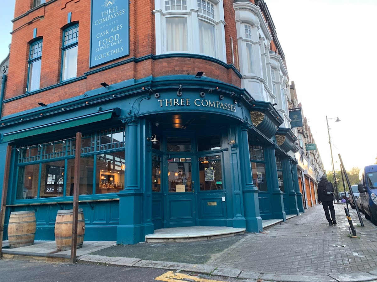 Three Compasses — Crouch End